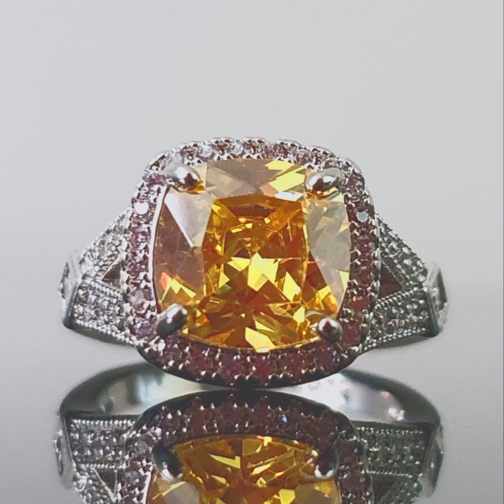 Luxury Designer Yellow Square Cut Diamond Ring
